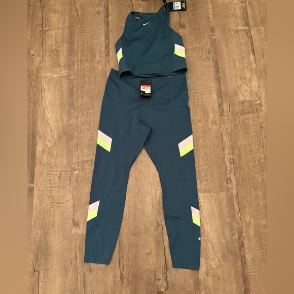 COLOR BLOCK STRIPED CROPPED TANK & LEGGINGS IN TEAL-GREEN - Picture 1 of 2